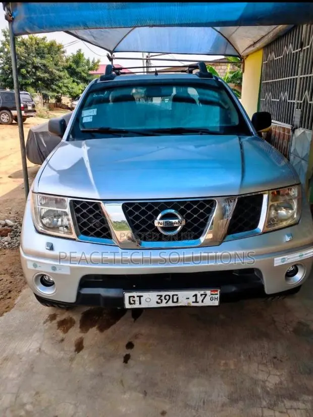 Nissan Navara 2.5 dCi 2010 Gray · Photo 1