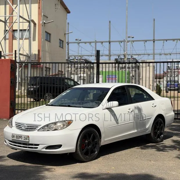 Toyota Camry XLE 4dr Sedan (2.4L 4cyl 5A) 2006 White · Photo 1