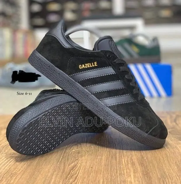 Adidas Gazelle "Triple Black/Gold" · Photo 1
