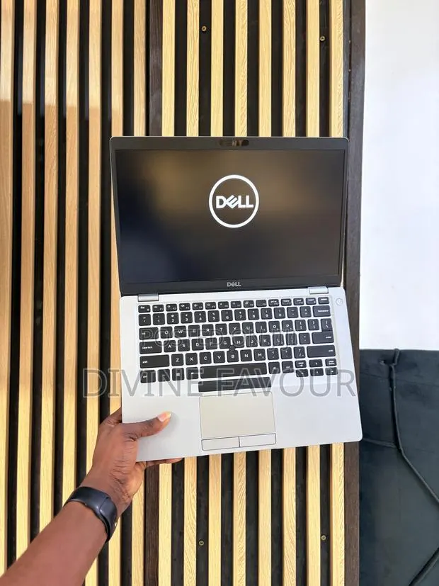 Laptop Dell Latitude 5410 16GB Intel Core i7 SSD 512GB · Photo 1