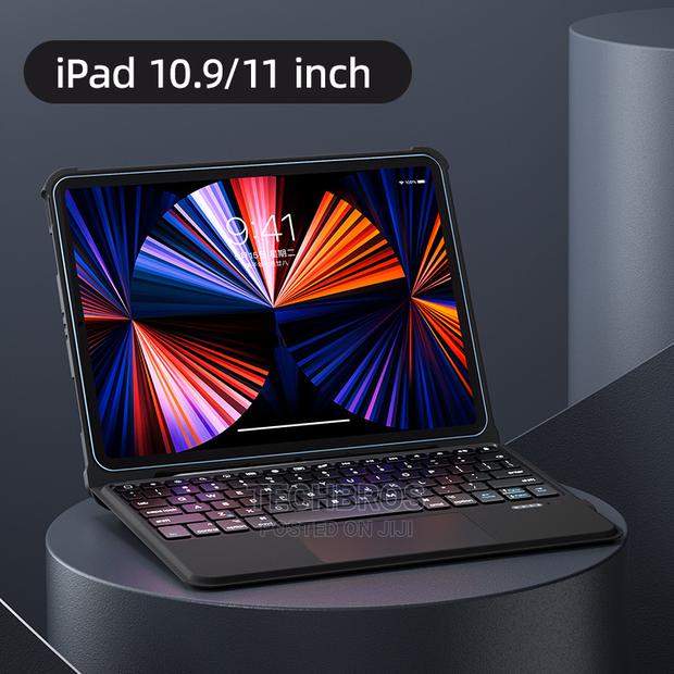 iPad Magic Keyboard Case 11 Inches · Photo 2