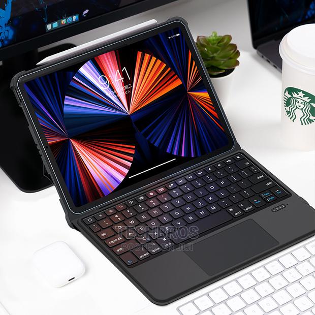 iPad Magic Keyboard Case 11 Inches · Photo 5