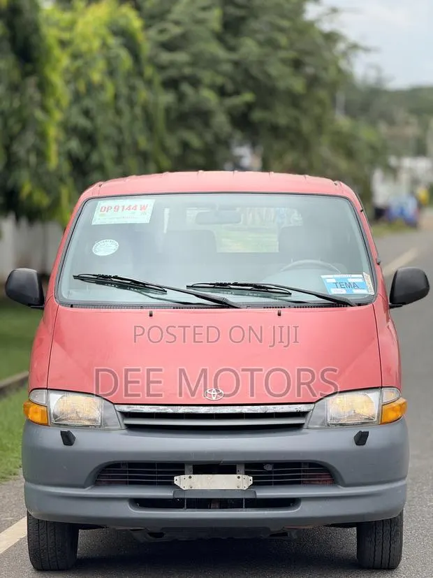 Toyota HiAce 2000 Red · Photo 1