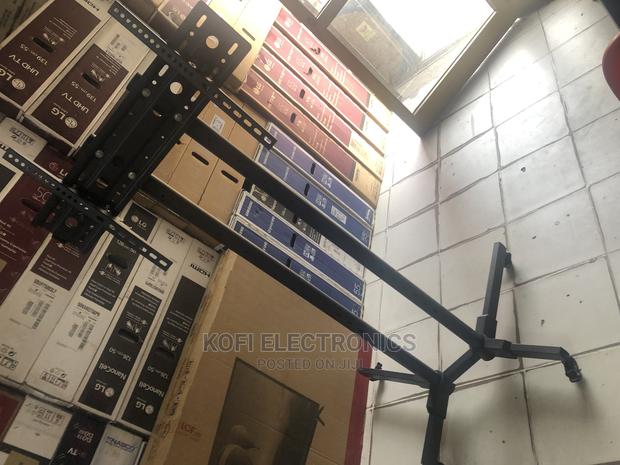 Two Equiped Brakes Mobile TV Stand/Trolley for LED/LCD 32-70 · Photo 1