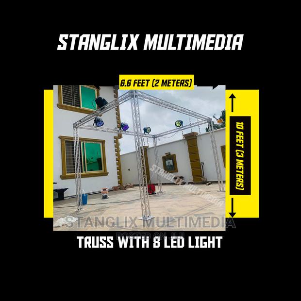 Indoor Truss With 8 LED Light · Photo 2
