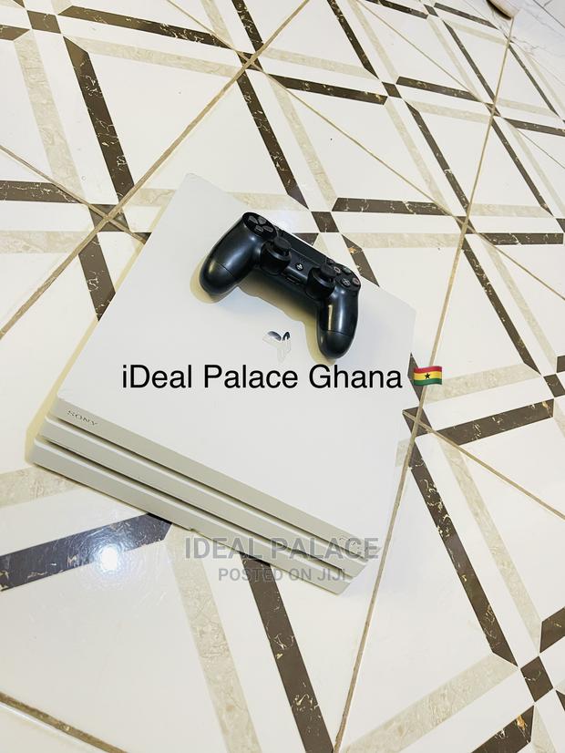 Playstation 4 Pro Limited White Edition · Photo 3