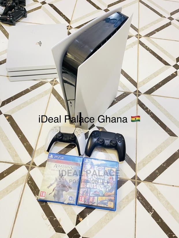 Playstation 5 Standard With Games · Photo 1