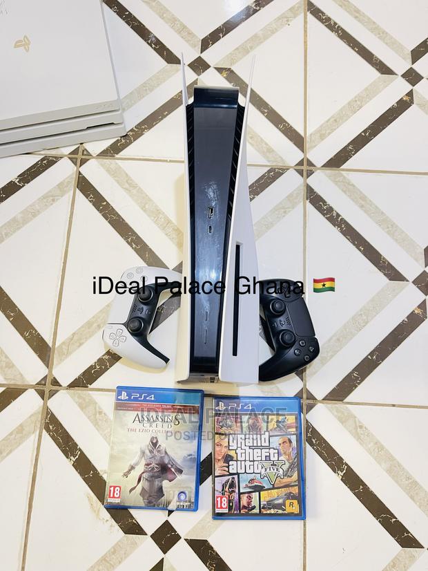 Playstation 5 Standard With Games · Photo 2