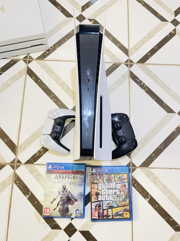 Playstation 5 Standard With Games · Photo 4