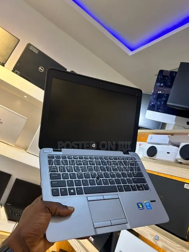 Laptop HP EliteBook 820 G1 8GB Intel Core i5 HDD+SSD 700GB · Photo 1