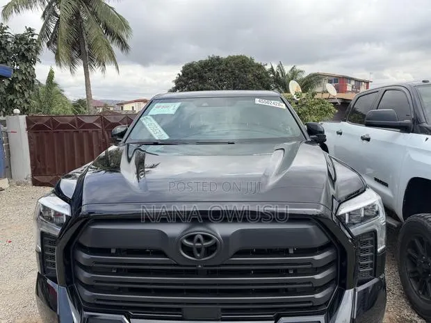 Toyota Tundra Limited CrewMax 4WD SB w/5.5' Bed 2026 Black
