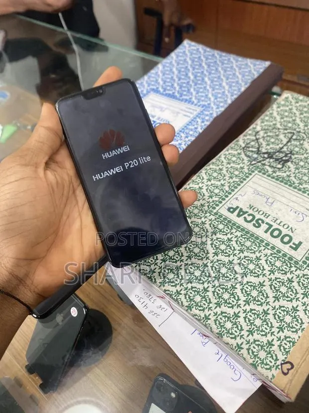 Huawei P20 Lite 64 GB Black · Photo 1