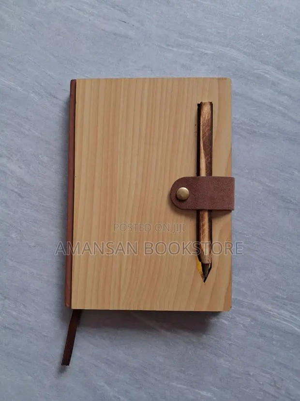 Notebook With Light Brown Wooden Cover (Small) · Photo 1