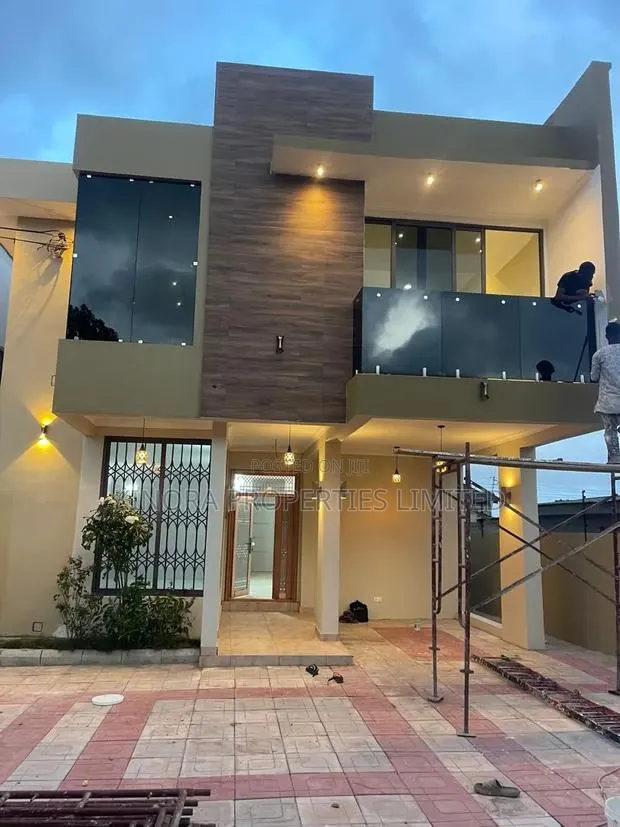 4bdrm Duplex in Tema West- Community, Accra Metropolitan for sale · Photo 1