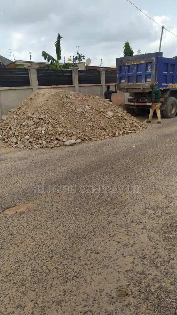 Filling Materials /Laterite Grade 1 · Photo 1