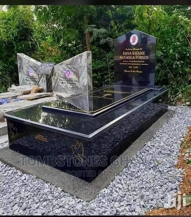 Customized Design Tombstone · Photo 1