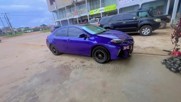 Toyota Corolla LE Eco 4dr Sedan (1.8L 4cyl CVT) 2016 Blue · Photo 1