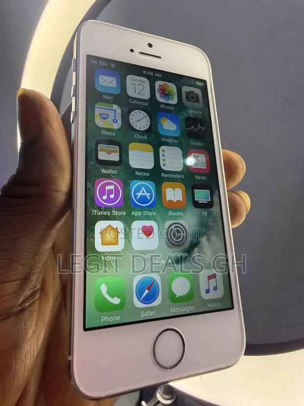 Apple iPhone 5s 16 GB Silver · Photo 1