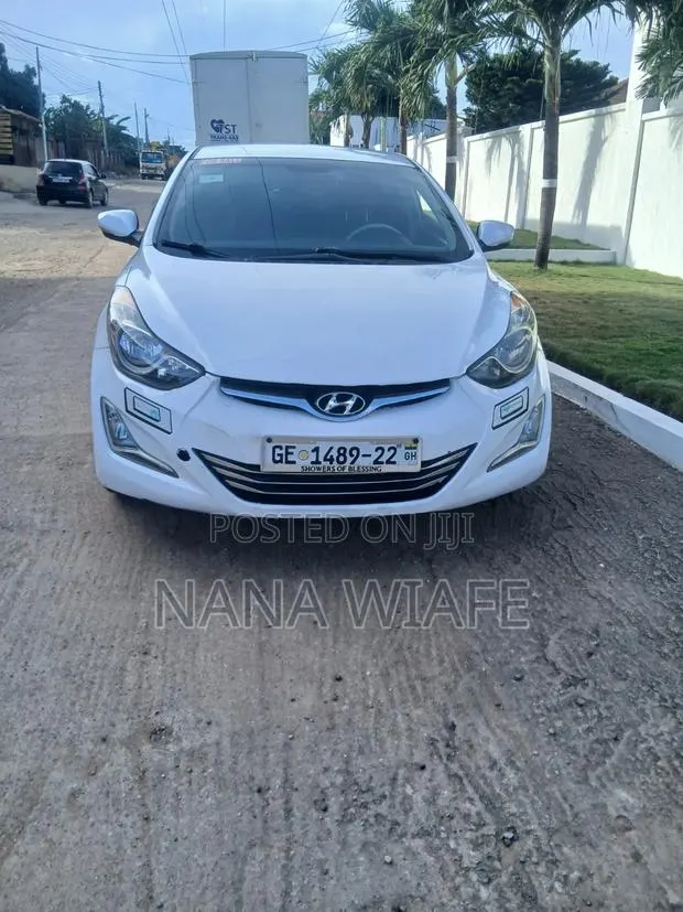 Hyundai Elantra 2013 White · Photo 1