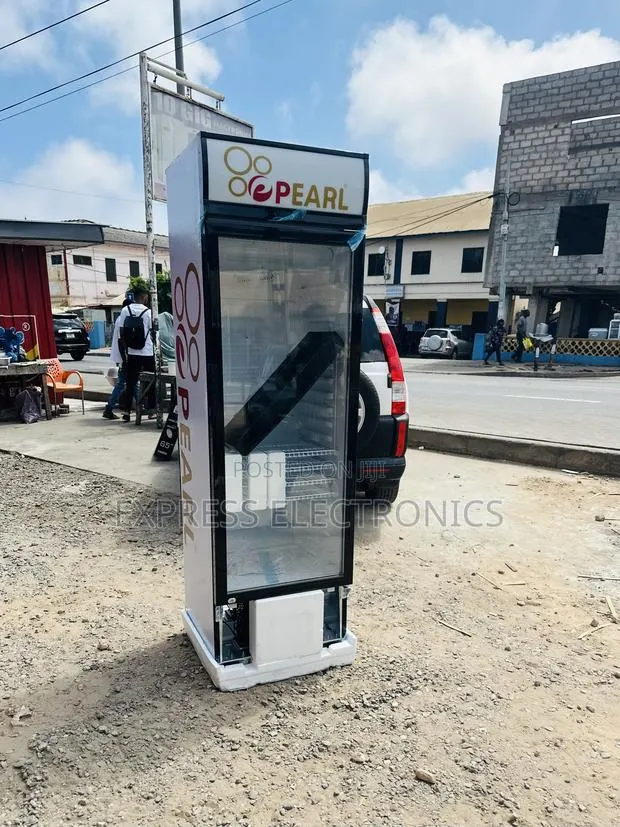 Showcase Vertical Fridge Pearl PVC-316 · Photo 1