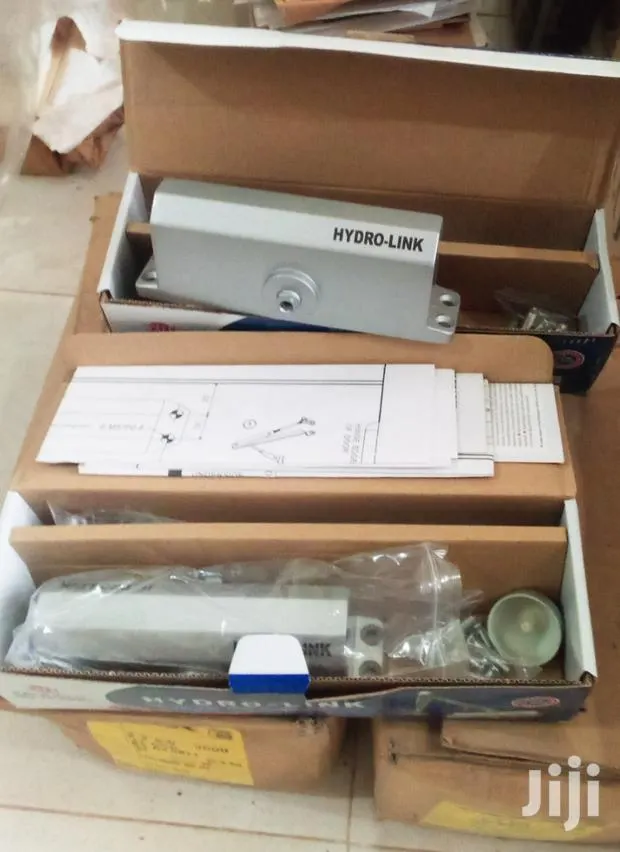 Heavy Duty Door Closer · Photo 1