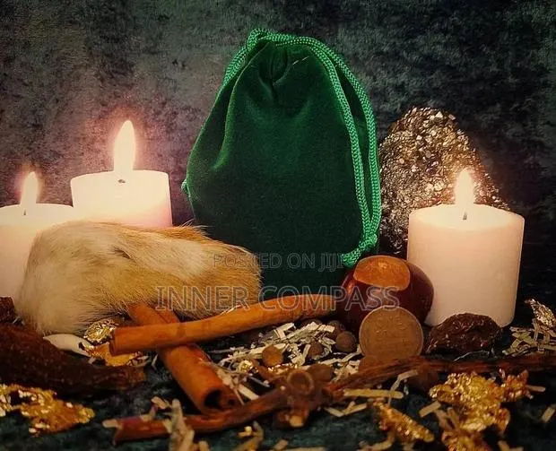MONEY DRAWING Mojo Bag/Charm and Spell Bag
With Maney Oil · Photo 1