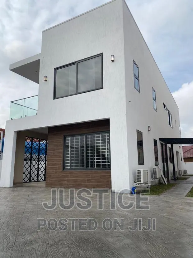 4bdrm Duplex in Community 20 Tema for sale · Photo 1