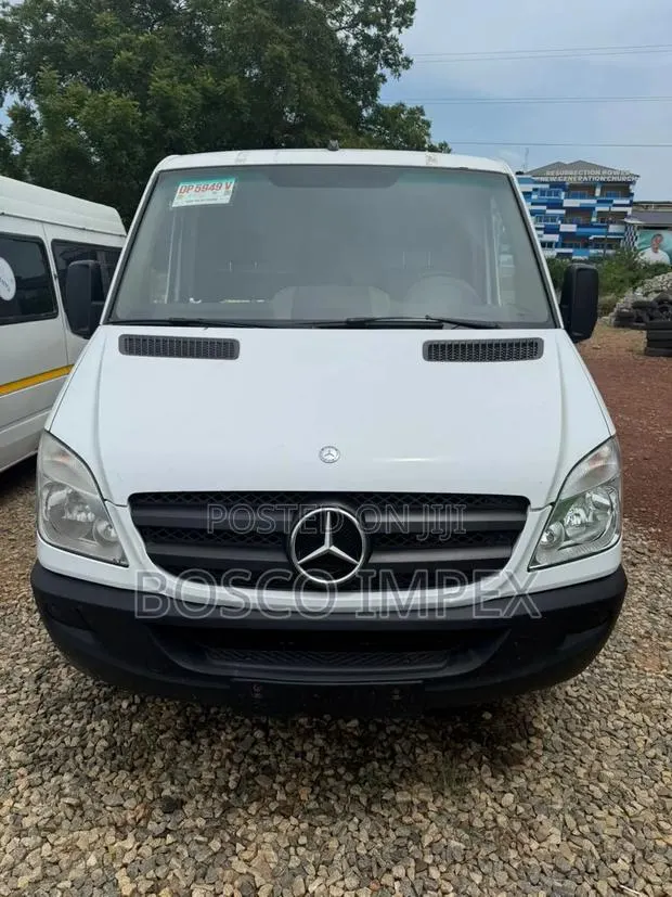 Mercedes-Benz Sprinter 2012 White · Photo 1