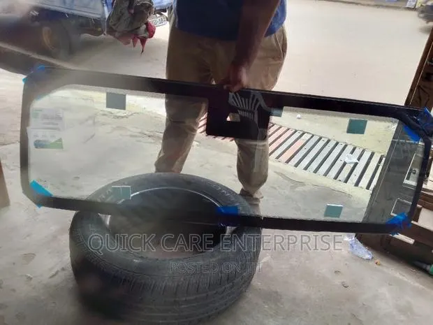 G Wagon Mercedes Benz G63 Amg Windshield Replacement Repair · Photo 1