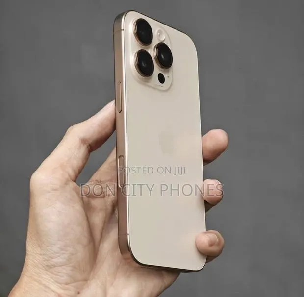 Apple iPhone 16 Pro Max 256 GB Gold · Photo 1