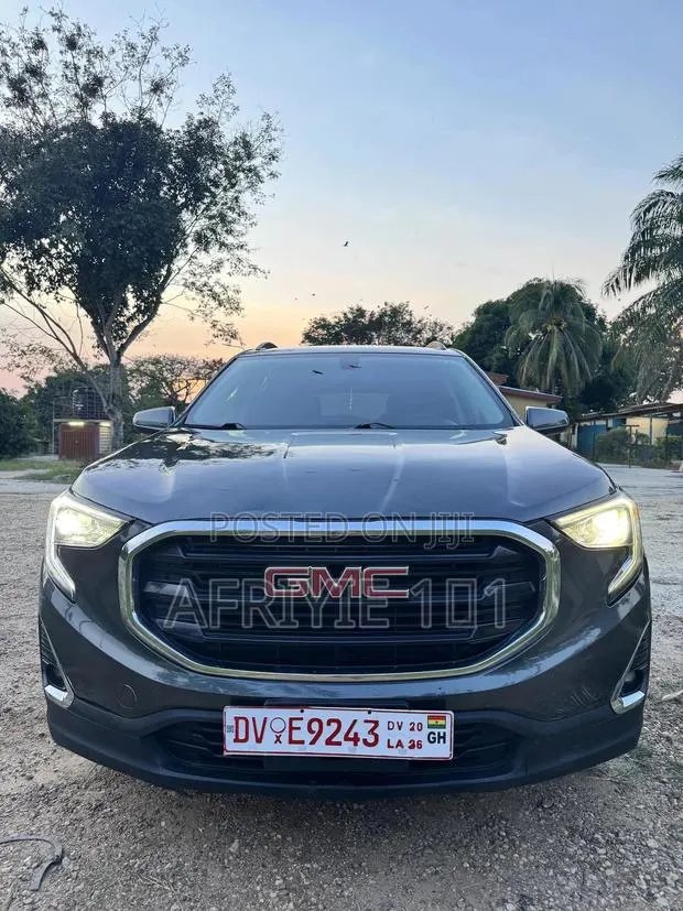 GMC Terrain SLE AWD 2019 Gray · Photo 1