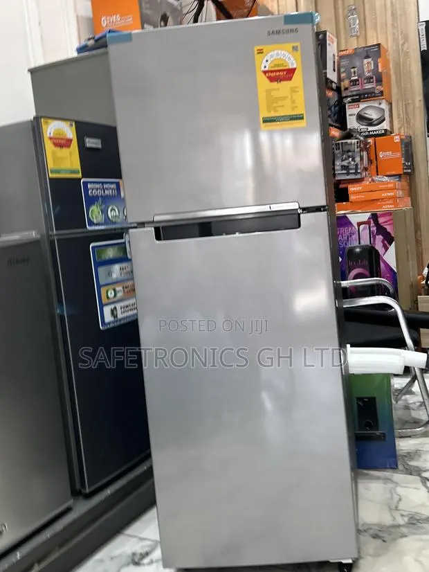 New Essential Samsung Rt28 236-280l Top-Mount Frost-Free Refrigerator · Photo 1