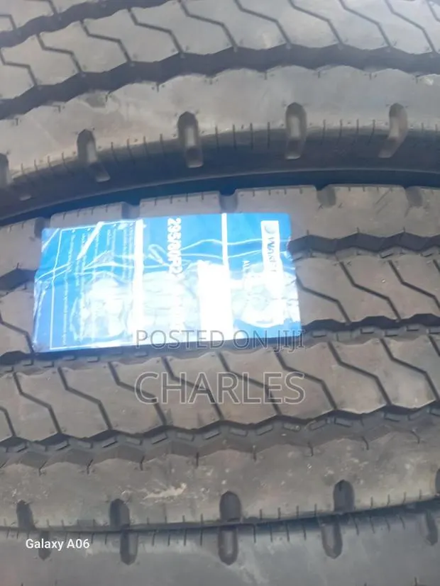 295/80r22.5 Fortune Tyres · Photo 1