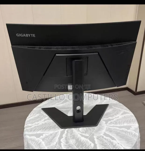 Gigabyte Gs32qc 32 Inches Curved Gaming Monitor · Photo 1