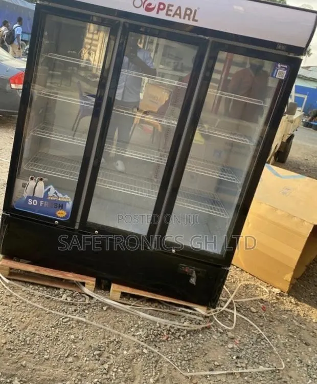 Get Accurate Display Pearl PVC-150 3 Glass Door Electric Fridge · Photo 1