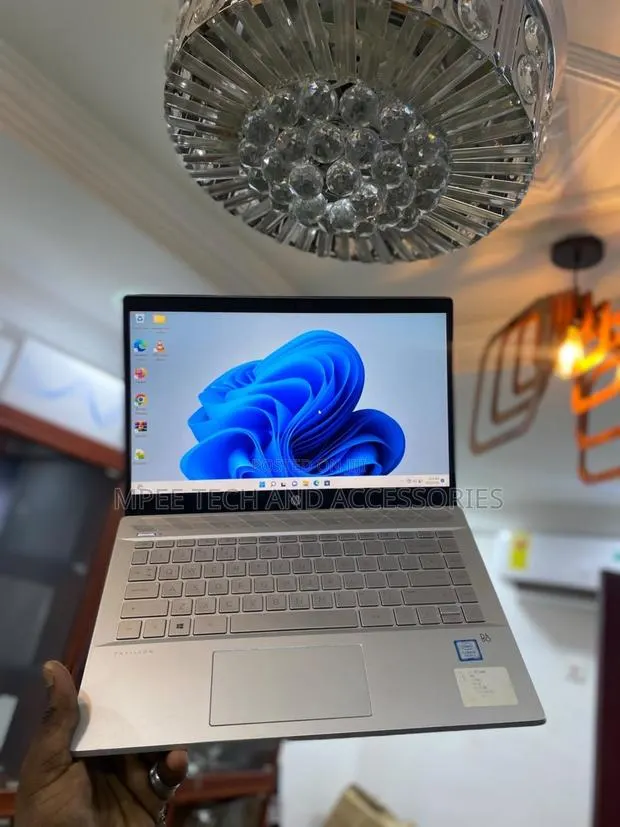 Laptop HP Pavilion 14 8GB Intel Core i5 SSD 128GB · Photo 1