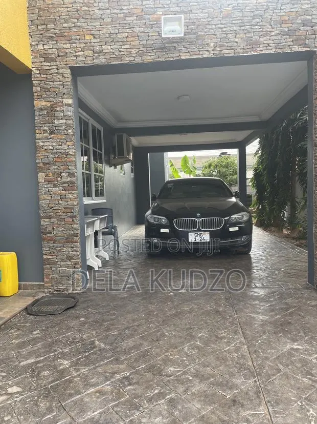 BMW 535i 2011 Black · Photo 1