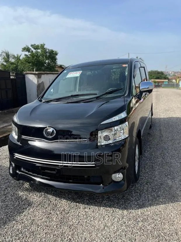 Toyota Voxy 2011 Black · Photo 1