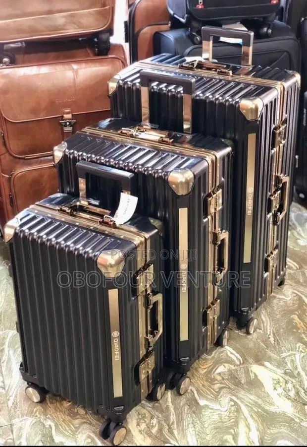 Engel Black Luxury Designer Luggage · Photo 1