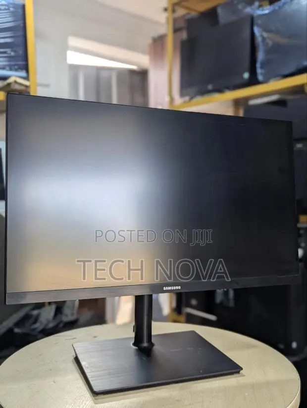 Samsung 27 Inch Computer IPS Monitor QHD USB C HDMI Black Monitor · Photo 1