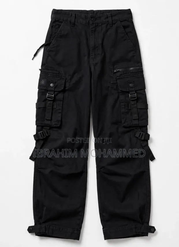 Black Cargo Pants Streetwear Tactical - Unisex - Kumasi · Photo 1