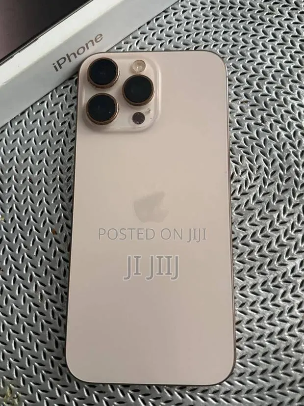 Apple iPhone 16 Pro Max 512 GB Gold · Photo 1