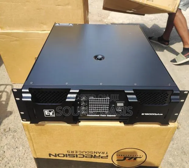 Electro-Voice S19000plus Professional Power Amplifies · Photo 1