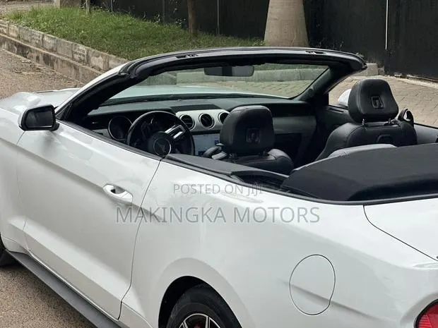 Ford Mustang EcoBoost Premium 2021 White · Photo 1
