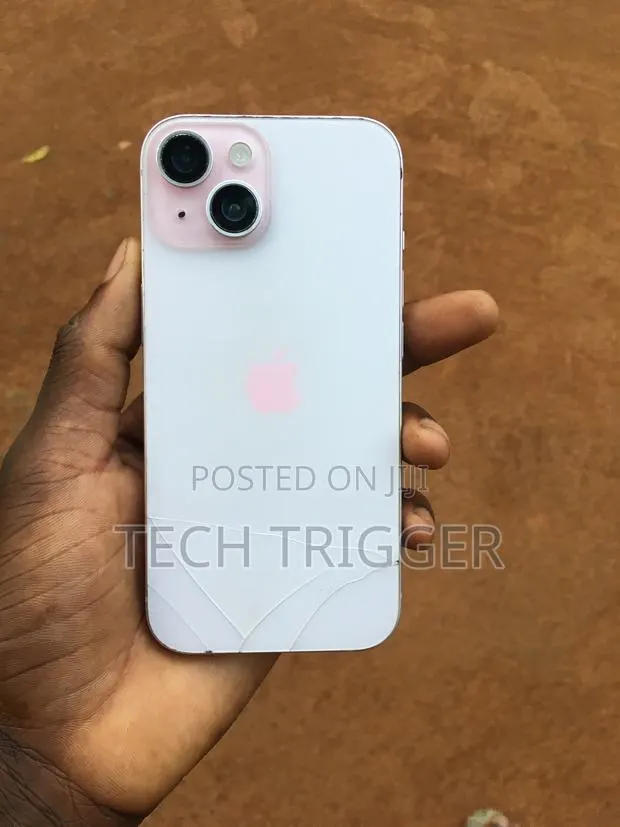 Apple iPhone 15 128 GB Pink · Photo 1