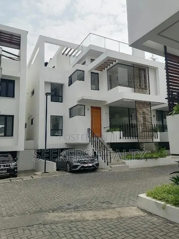 5bdrm Townhouse/Terrace in Seekers Realty, Cantonments for Sale · Photo 1