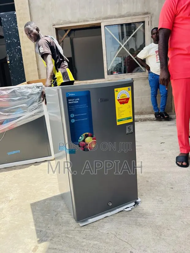 High Quality Midea Single Door Table Top Fridge(Gray)93liters · Photo 1