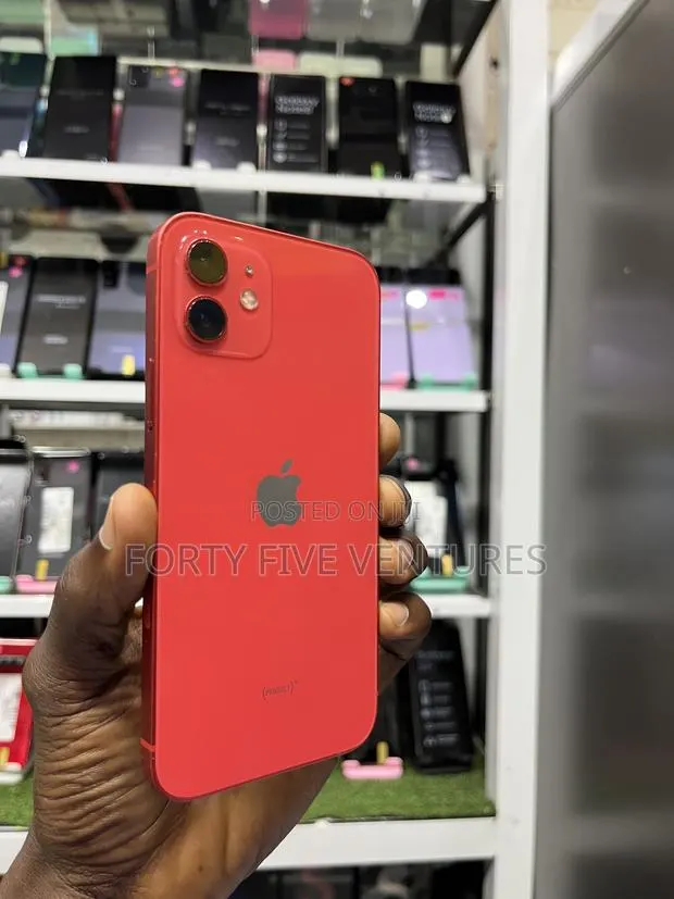 Apple iPhone 12 64 GB Red · Photo 1