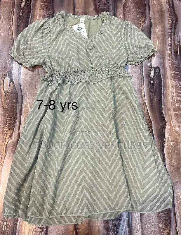 Elegant Baby Green Dress · Photo 1