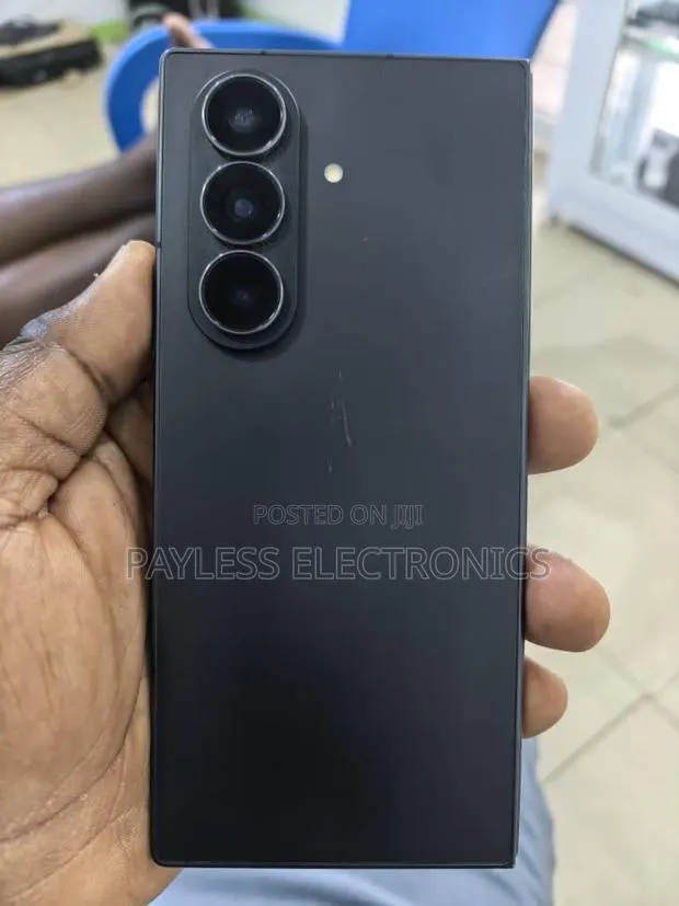 Samsung Galaxy Z Fold7 512 GB Black · Photo 1